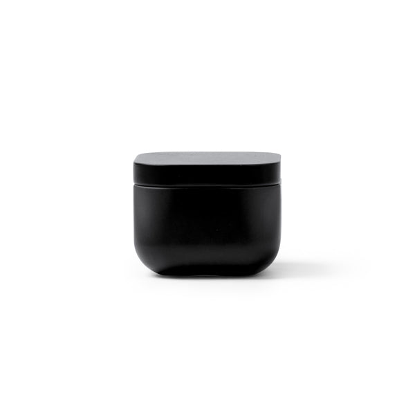 Trini - La vela aromática viene en un elegante recipiente metálico cuadrado - Negro